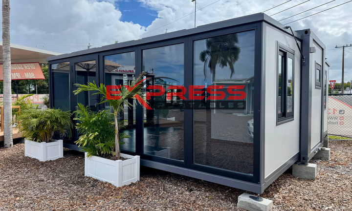 35m² Portable Expander - Open Plan (Glass Side)