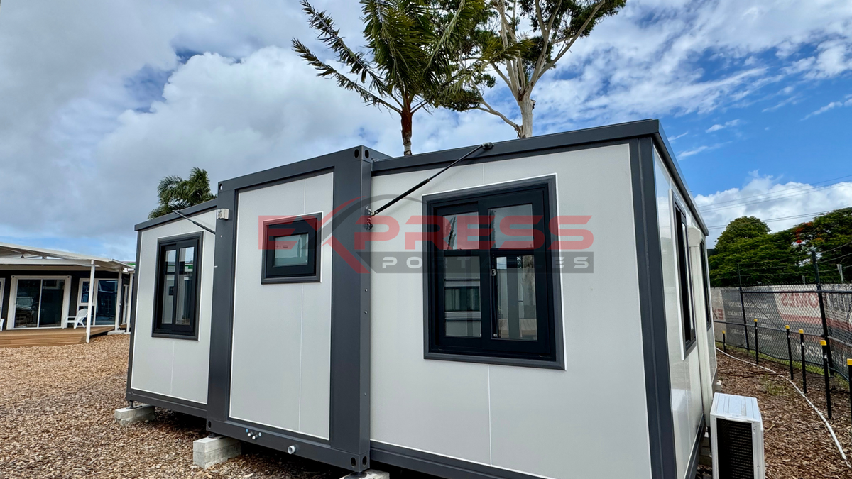 24m² Portable Expander with Bathroom