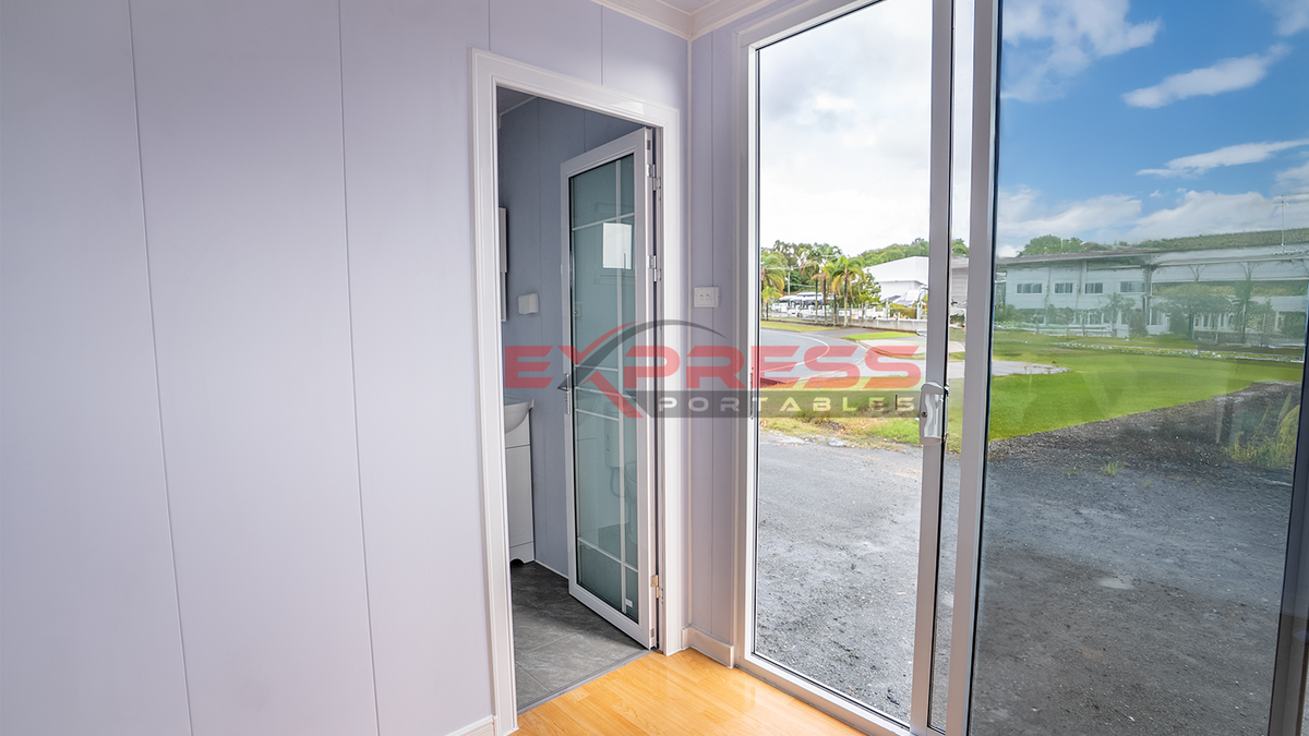 4m Cabin with Bathroom