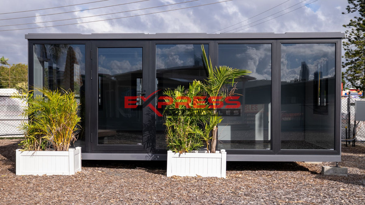 35m² Portable Expander - Middle Bathroom (Glass Side)