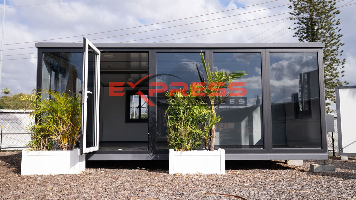 35m² Portable Expander - Middle Bathroom (Glass Side)