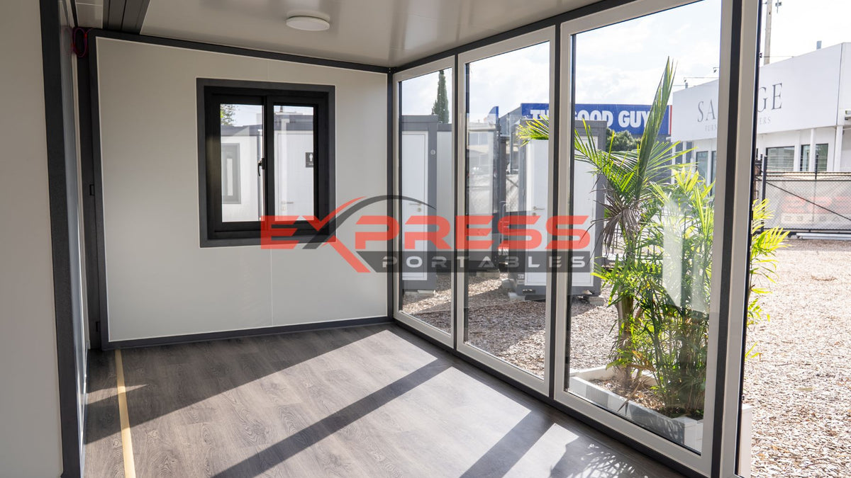 35m² Portable Expander - Middle Bathroom (Glass Side)