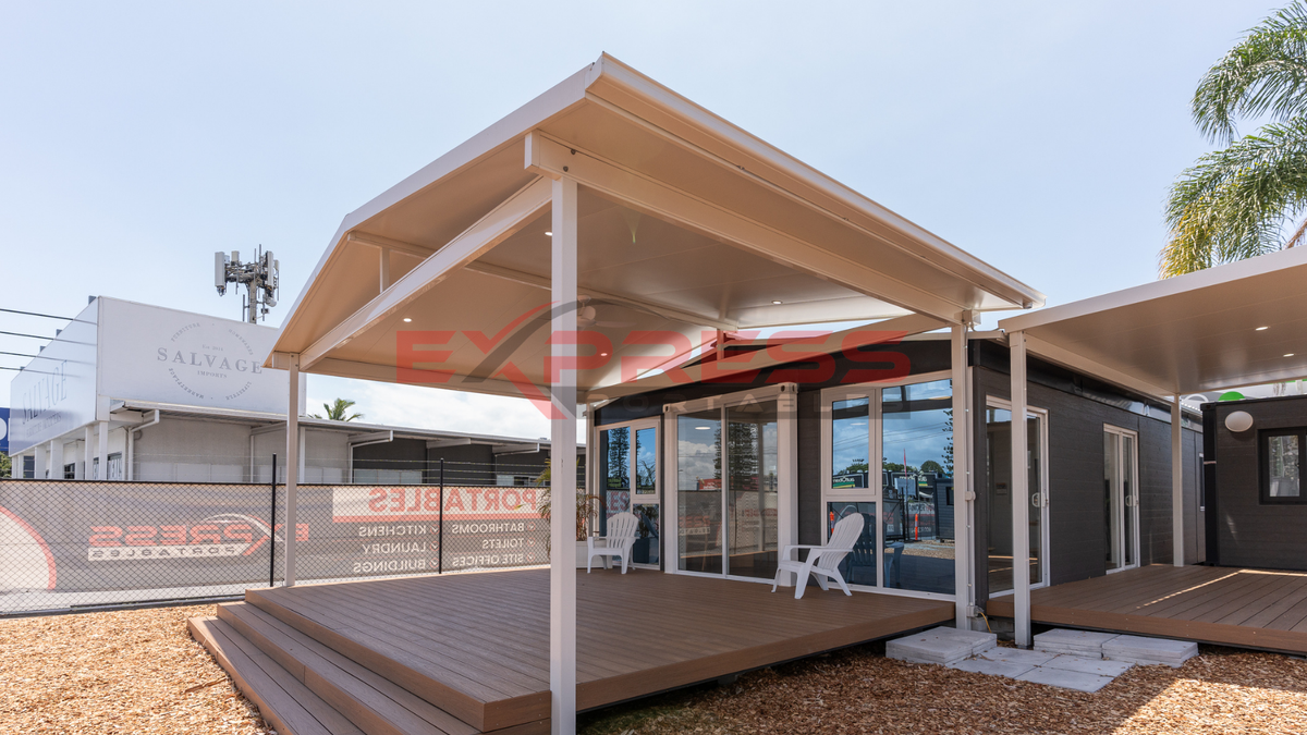 40ft Expander Pitched Roof with Glass Front - 2 Bed & Walk in Wardrobe