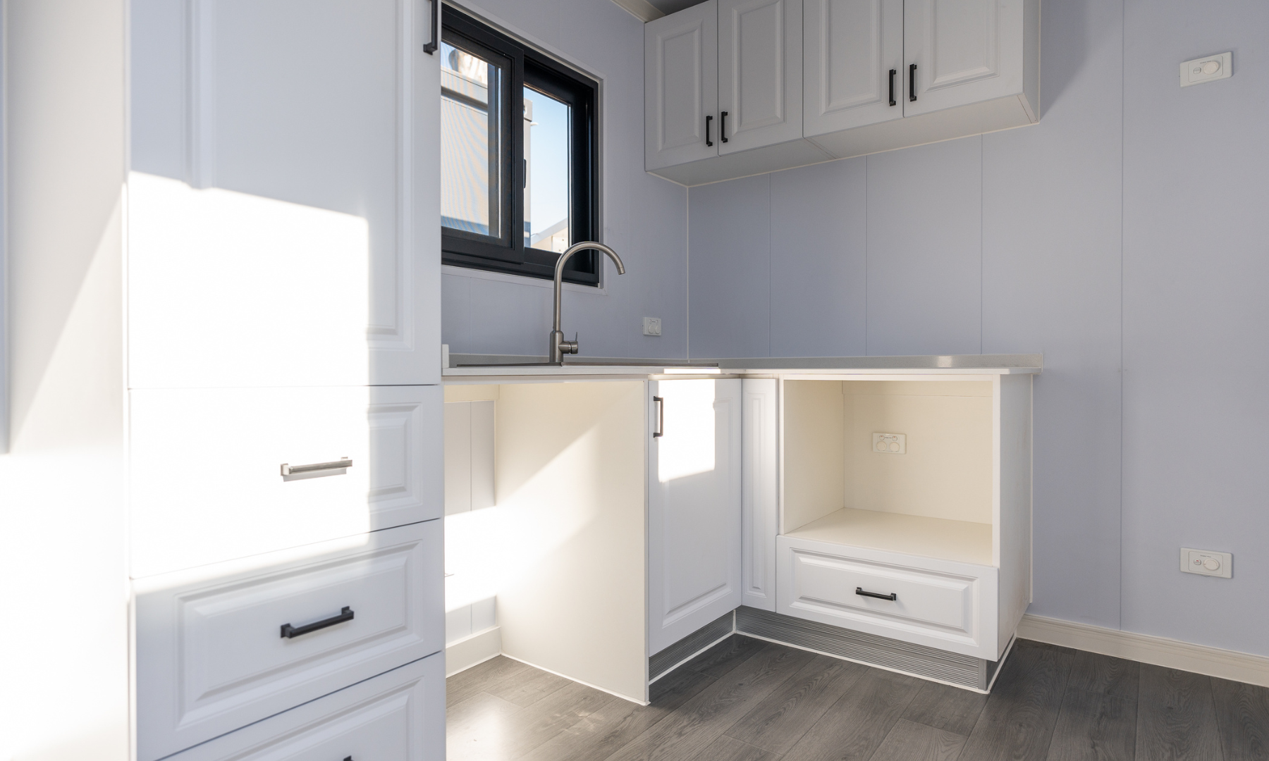 Mini Kitchenette