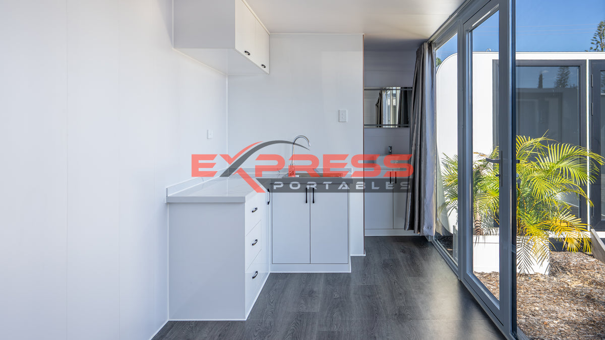 6m Spacee with Kitchenette & Bathroom