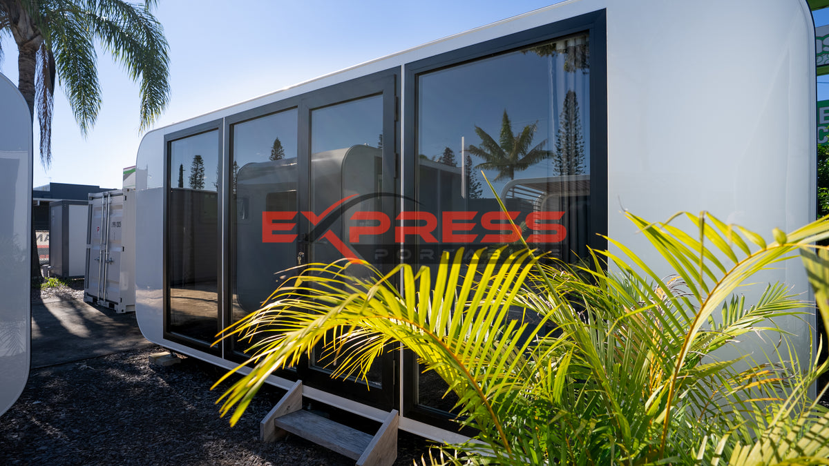 6m Spacee with Kitchenette & Bathroom