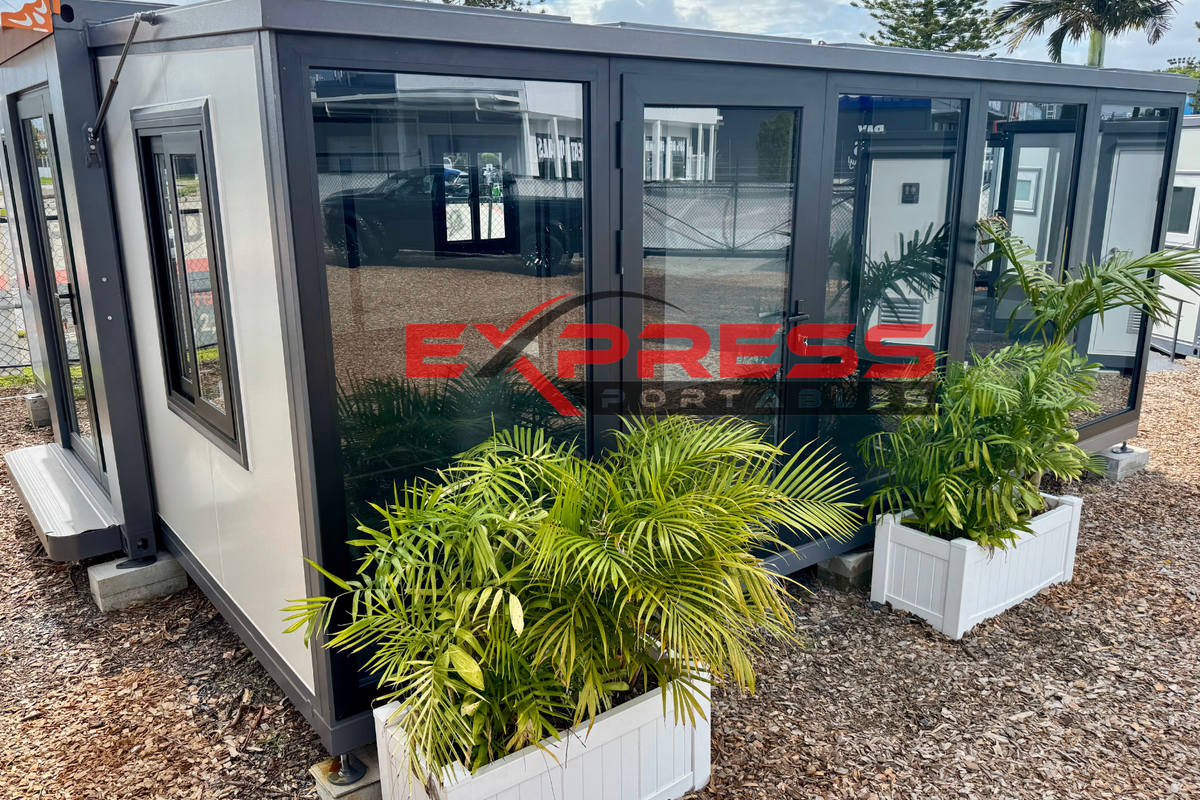 35m2 Expander Building 1 Bath Glass Side
