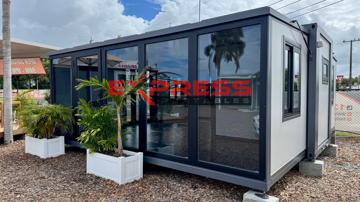 35m² Portable Expander - Open Plan (Glass Side)