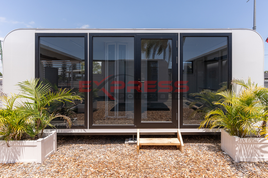 6m Spacee with Kitchenette & Bathroom